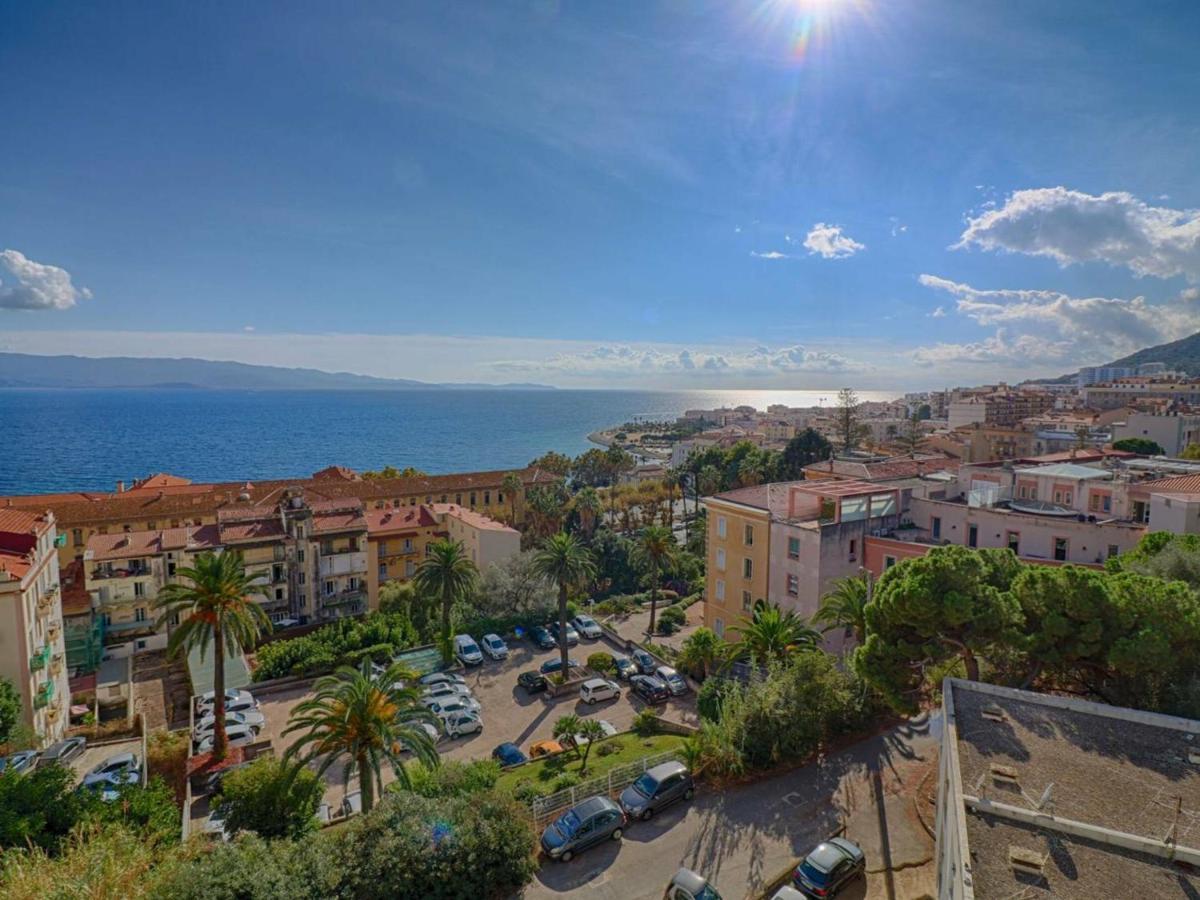 2 Pieces Avec Parking A Ajaccio - Fr-1-61-474 *