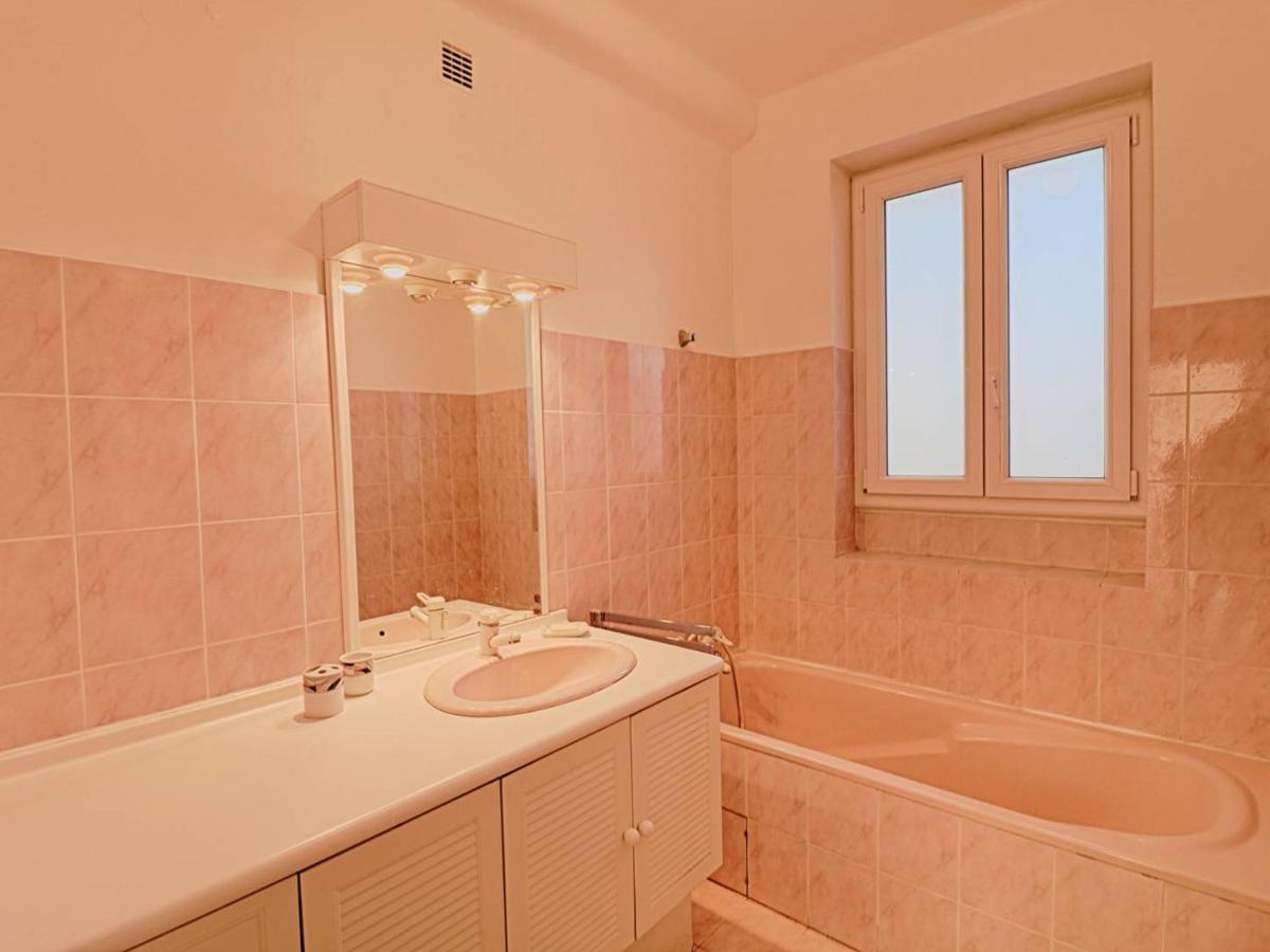 2 Pieces Avec Parking A Ajaccio - Fr-1-61-474 Apartment